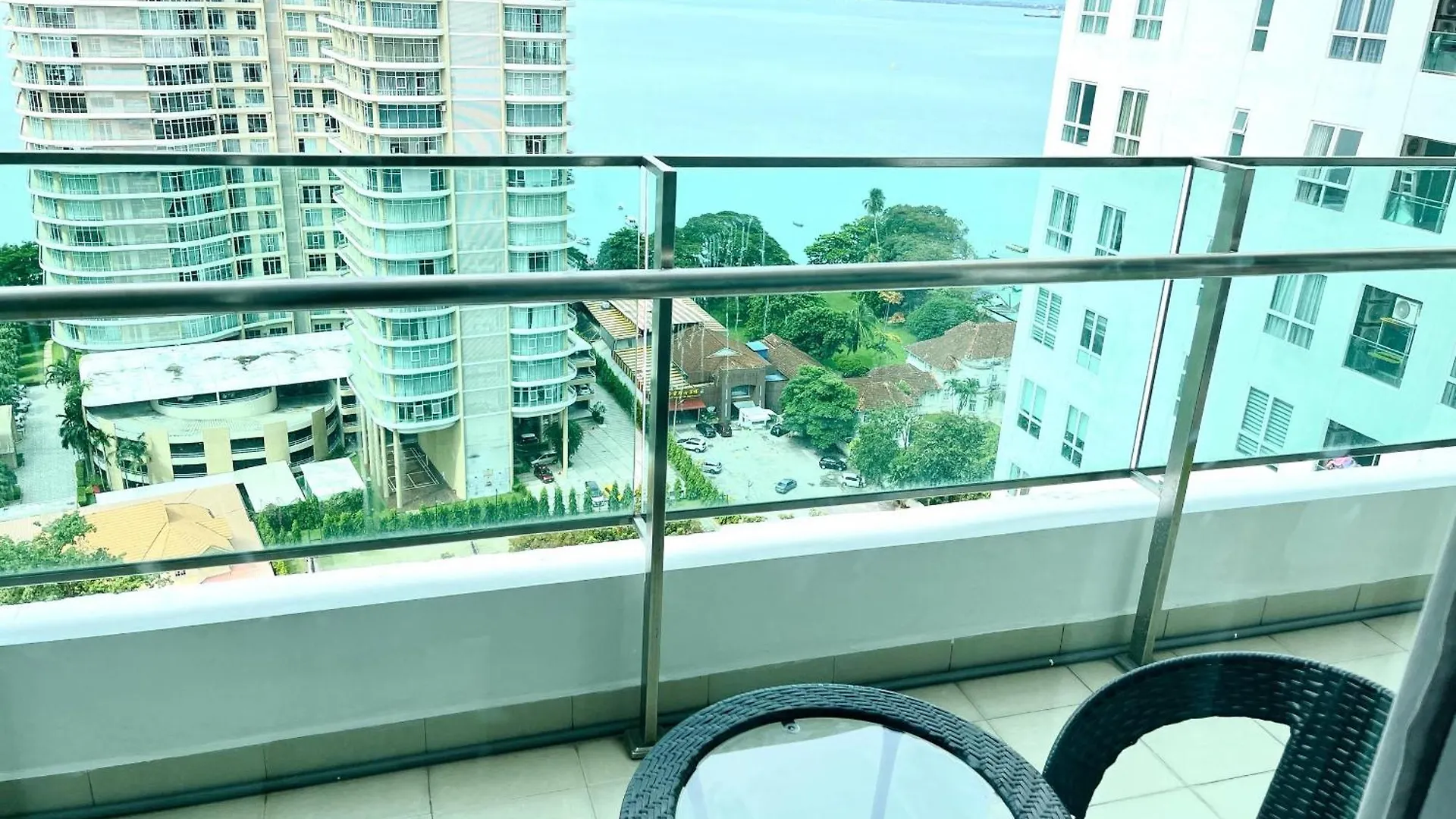 Apartment Hejmo Suites George Town