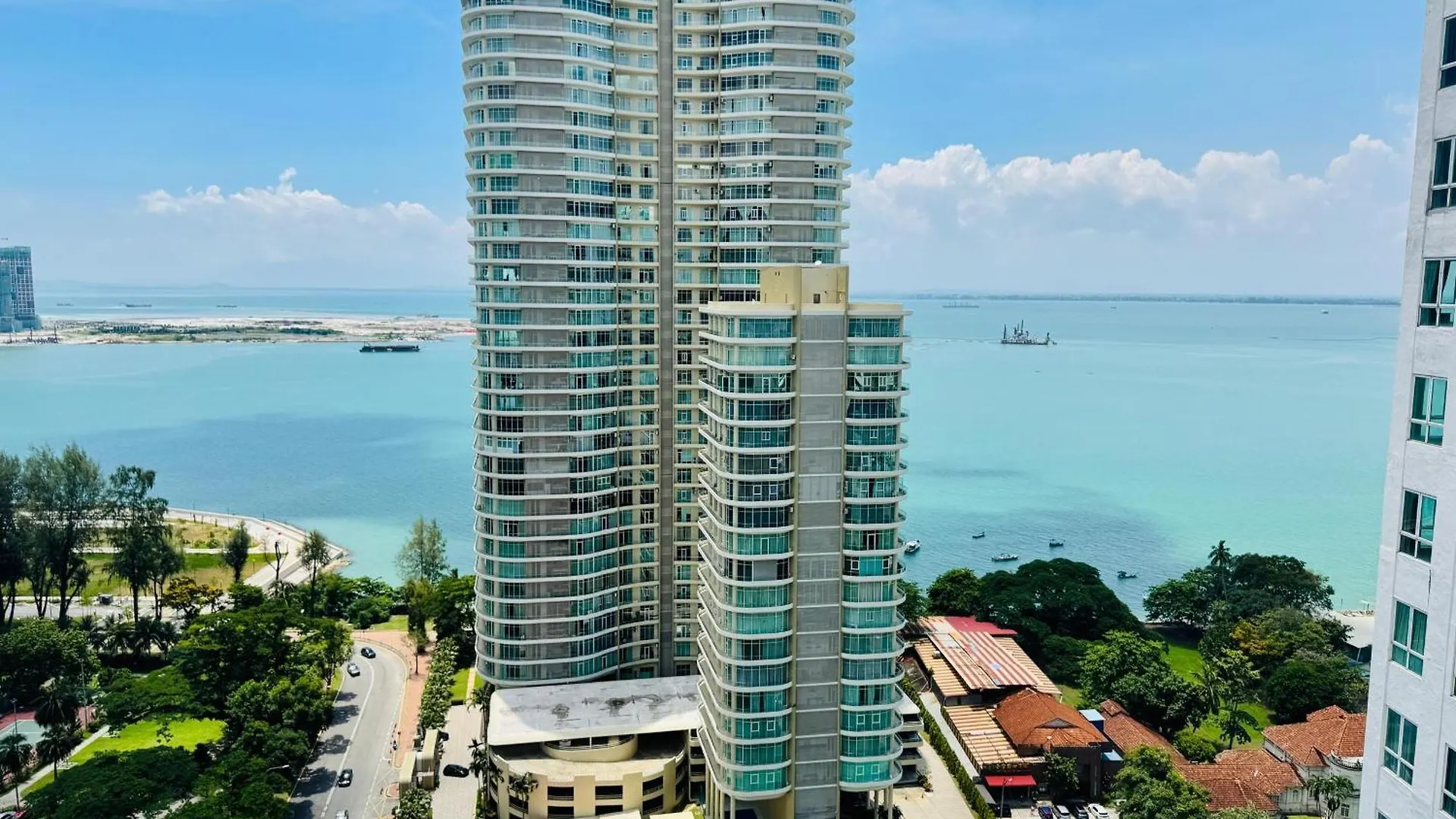 Hejmo Suites George Town