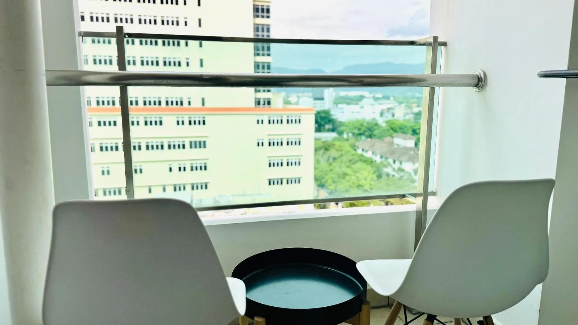Hejmo Suites George Town 0*,