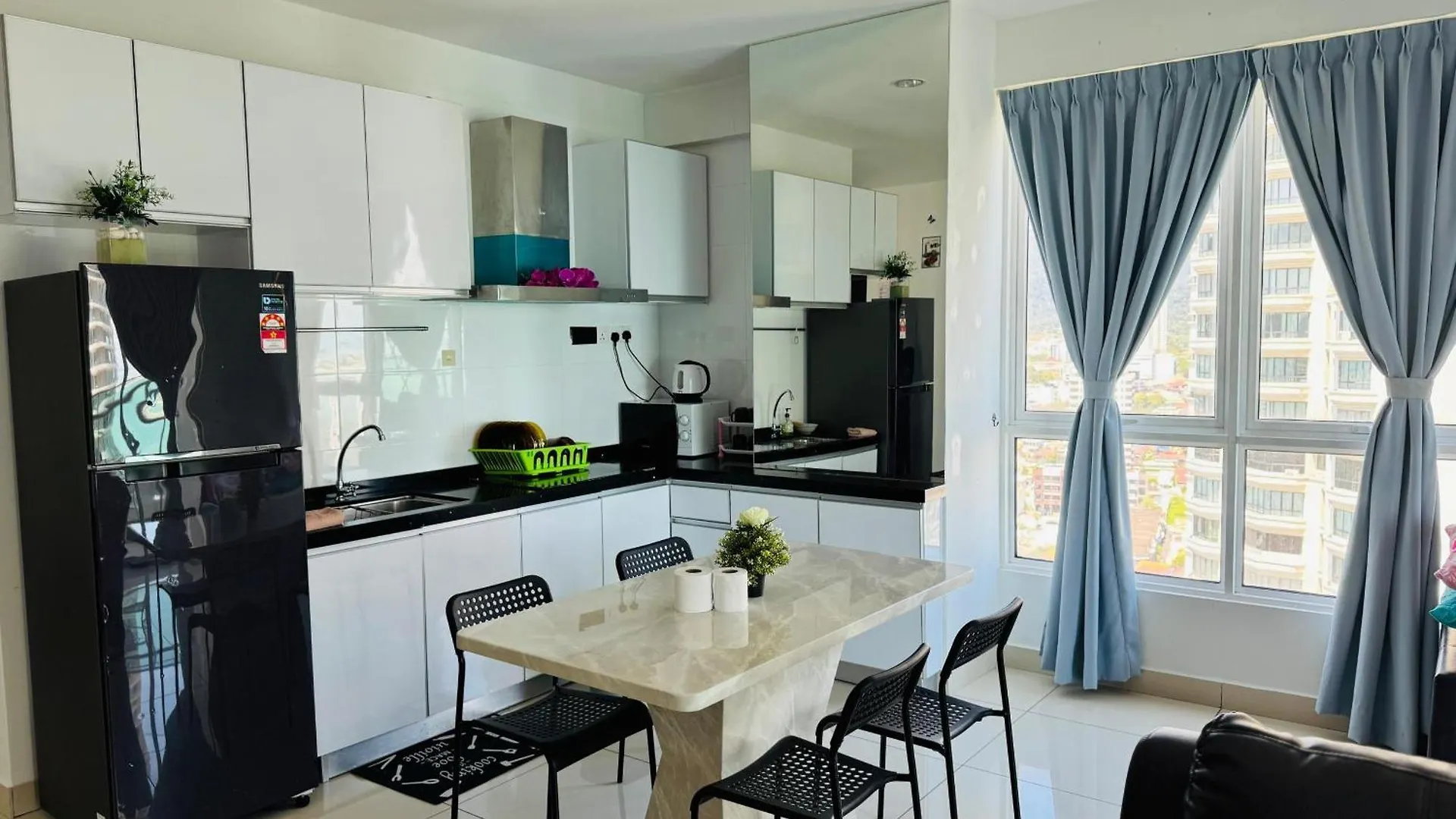 Hejmo Suites George Town